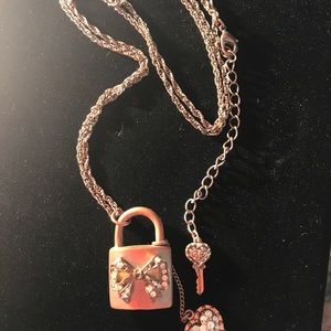 Betsey Johnson necklace. Vintage & cute.